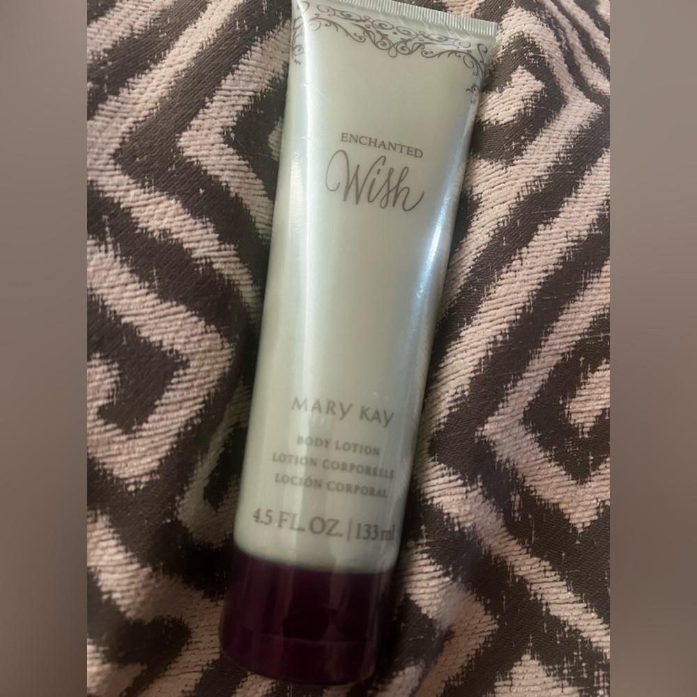 Mary Kay ENCHANTED WISH Body Lotion 4.5 oz. SEALED.‎